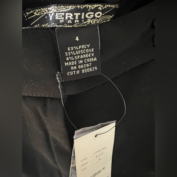 Vertigo ✨ Black, Mid Rise Bermuda Shorts 🖤 - Picture 5 of 8